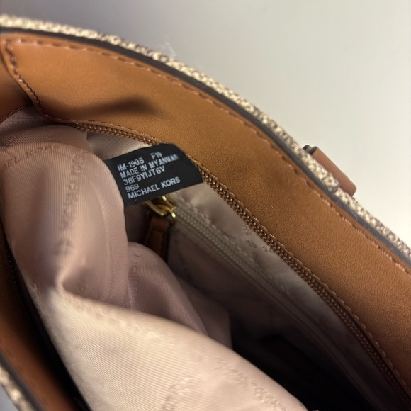 Michael Kors Center Stripe Morgan MD Tote - Picture 6 of 12